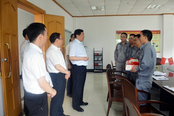 集团党委书记高登榜赴英德海螺调研