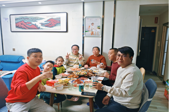 晒出你的全家福,分享我们的年味!179.png