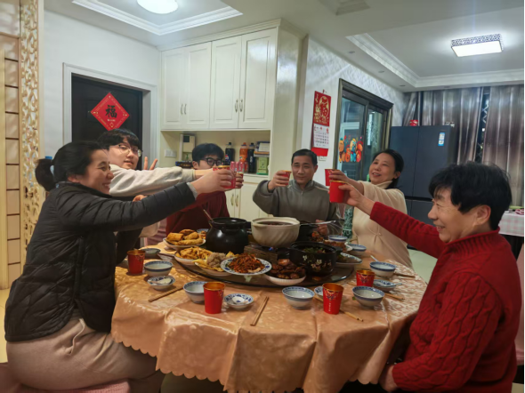 晒出你的全家福,分享我们的年味!291.png