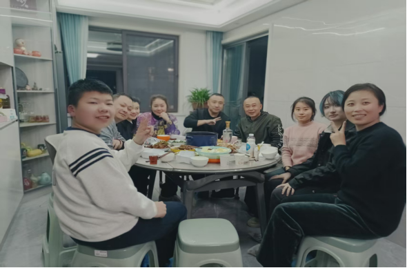 晒出你的全家福,分享我们的年味!260.png