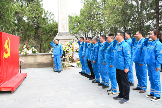 20260404清明祭英烈,海螺新材各单位缅怀革命先烈 汲取奋进力量(1)144.png