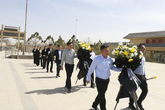 20260404清明祭英烈,海螺新材各单位缅怀革命先烈 汲取奋进力量(1)167.png