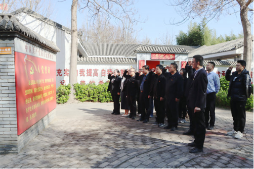 20260404清明祭英烈,海螺新材各单位缅怀革命先烈 汲取奋进力量(1)191.png